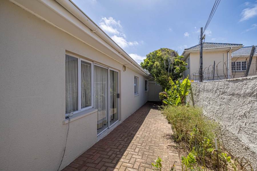 13 Bedroom Property for Sale in Summerstrand Eastern Cape